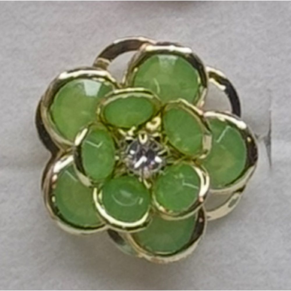 Fashion Jewelry Green Flower Statement Ring - Expandable Band - NWOT